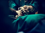 Olympia Quirónsalud fa amb èxit la seva primera pròtesi d’espatlla ambulatòria
