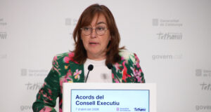 El Govern replica als Comuns i insisteix que les altes mèdiques obeeixen a criteris “exclusivament” mèdics
