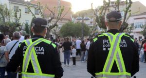 Unes 300 persones es concentren a Sant Joan de Vilatorrada per rebutjar l’agressió a un menor