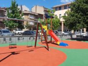 Berga renova completament el parc infantil de la plaça d’Europa
