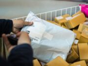 Economistes i consumidors veuen limitada l’eficàcia de la nova taxa europea